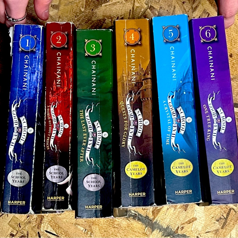 School of good and evil (1-6), fantasy series for preteen girls